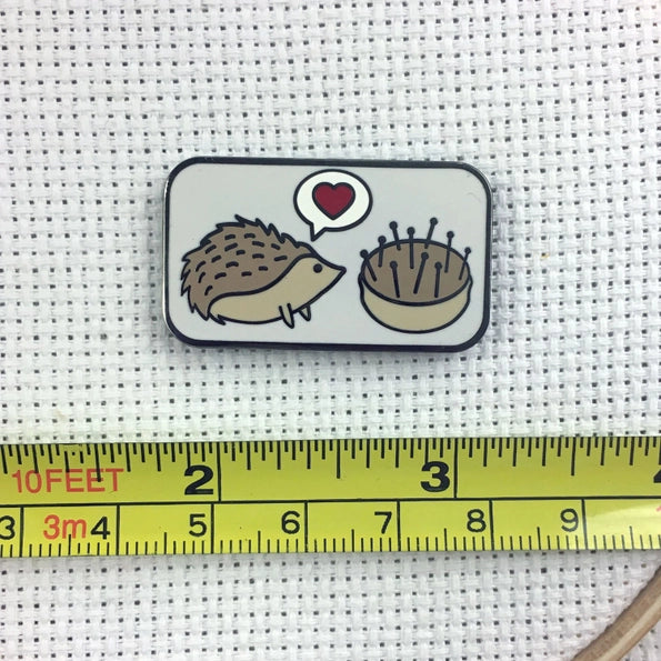 Snarky Crafter Needle Minder - Hedgehog in Love