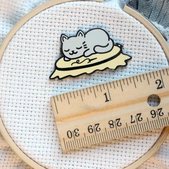 Snarky Crafter Needle Minder - Comfy Kitty Hoop