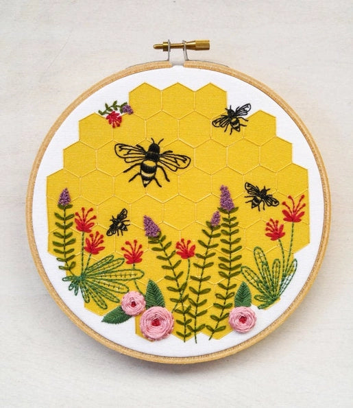 Cozyblue Handmade Embroidery Kit - Bee Lovely