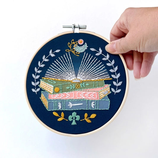 Rikrack Embroidery Kit - Reader